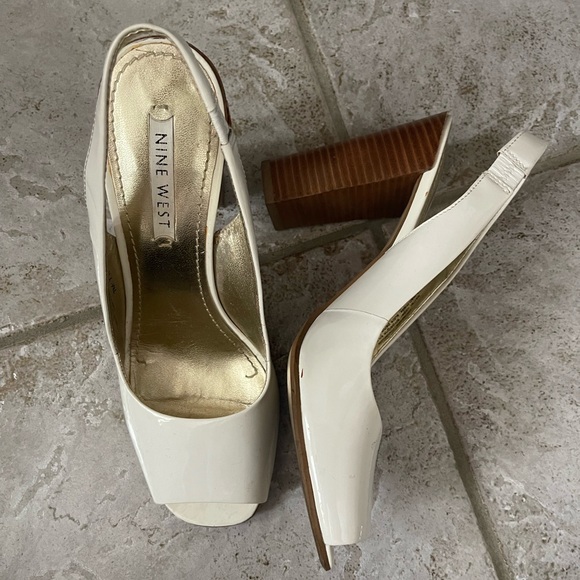 White cream opened toe, sling back with a brown heel - Picture 2 of 5